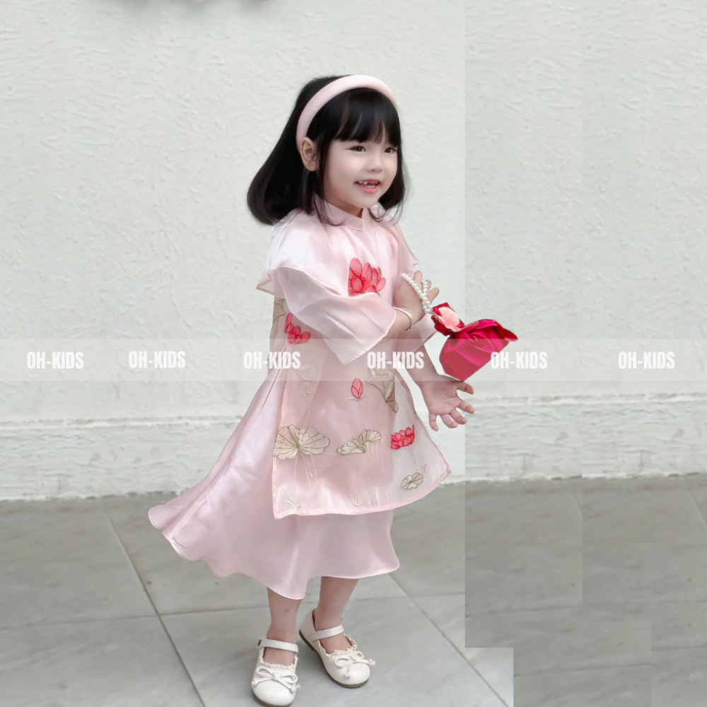 ao-dai-cach-tan-theu-hoa-sen-oh18 (15)